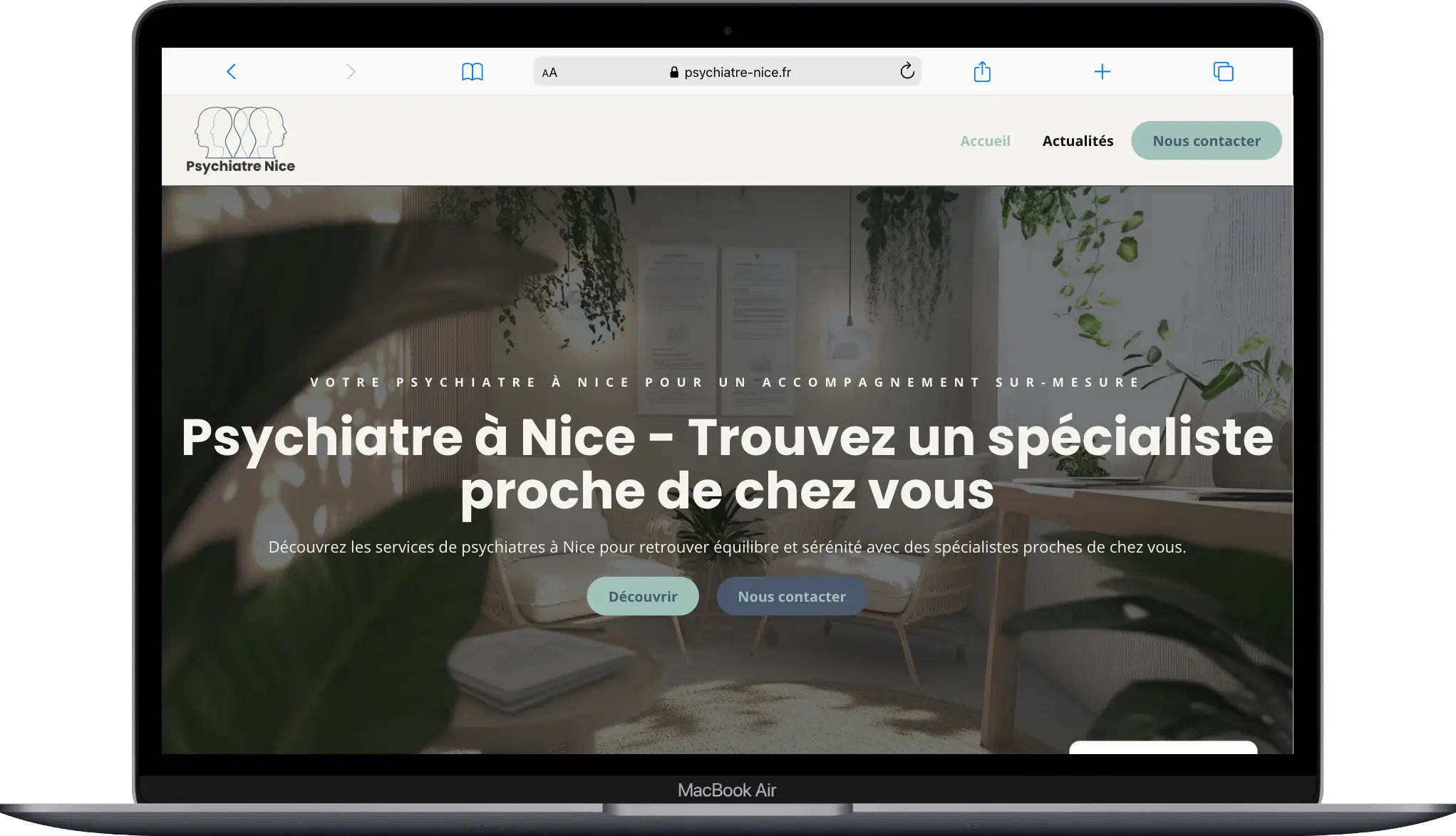 Capture d'écran d'un site web dédié à la location de site internet pour professionnels, illustrant un design moderne et épuré avec un focus sur les services à Nice.